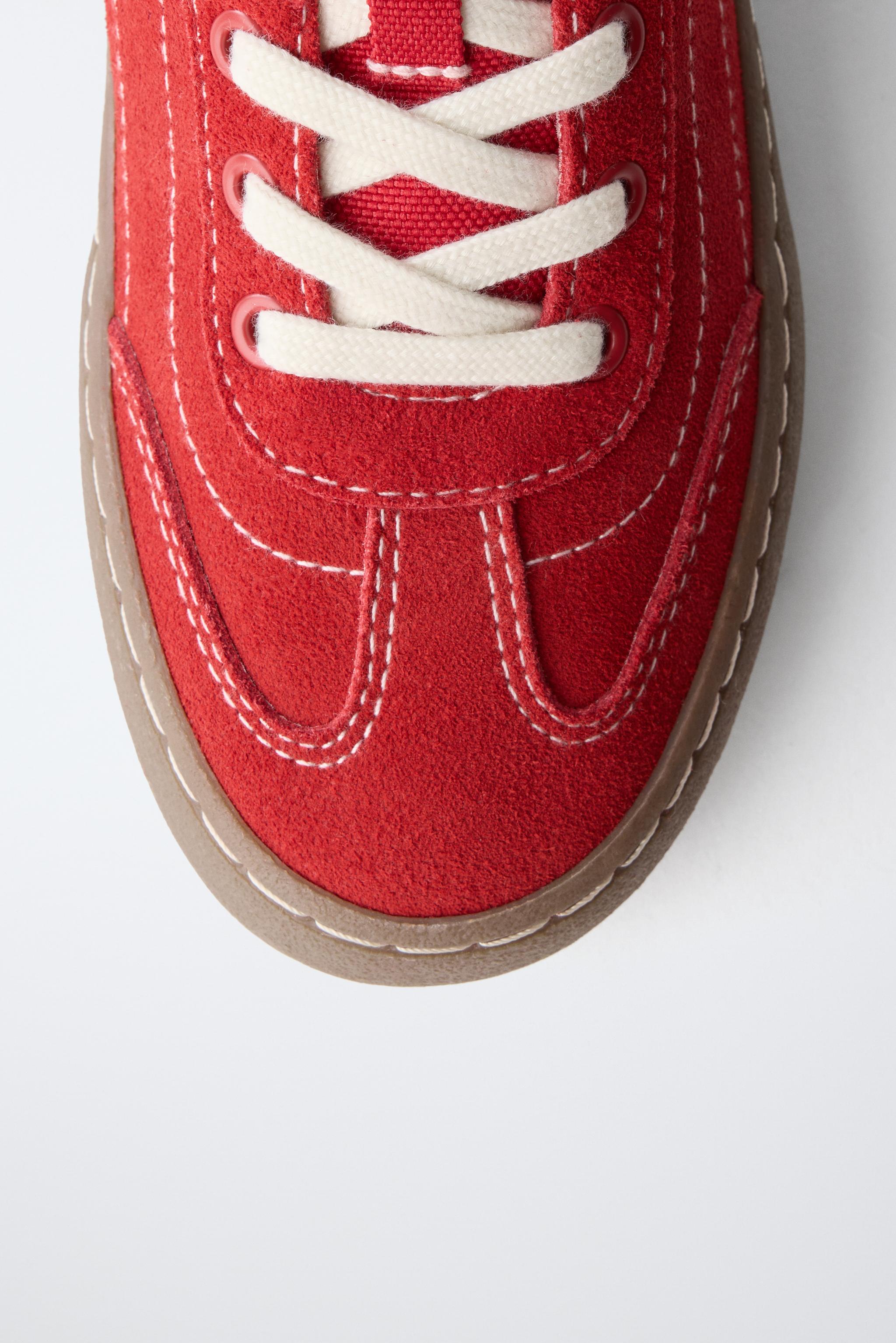 CONTRAST SNEAKERS